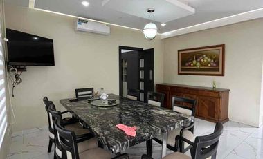 Se vende de Oportunidad Casa nueva en Km 1 de Vía a Samborondón Vista al Lago