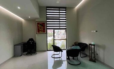 Se vende de Oportunidad Casa nueva en Km 1 de Vía a Samborondón Vista al Lago