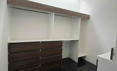 Se vende de Oportunidad Casa nueva en Km 1 de Vía a Samborondón Vista al Lago