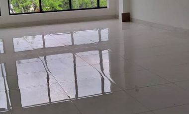 Disewakan Ruko 3 Lantai Siap Huni Pinggir Jl. Raya Transyogie