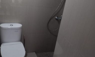 Dijual Rumah 2 Lantai Nyaman Siap Huni Semi Furnish Cluster Ekslusif di Setra Permai Residence