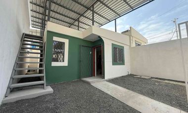 Alquiler de casa en Manta en urbanización privada cerca de la fabril