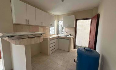 Alquiler de casa en Manta en urbanización privada cerca de la fabril