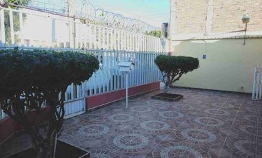 CASA EN VENTA EN ESQUINA EN SOLEDAD CERCANA CARRETERA A MATEHUALA Y BENITO JUÁREZ