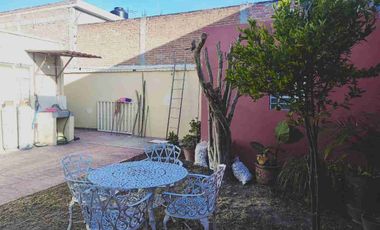 CASA EN VENTA EN ESQUINA EN SOLEDAD CERCANA CARRETERA A MATEHUALA Y BENITO JUÁREZ