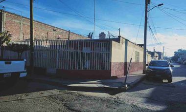 CASA EN VENTA EN ESQUINA EN SOLEDAD CERCANA CARRETERA A MATEHUALA Y BENITO JUÁREZ