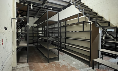 Se alquila Local comercial en el centro Sector Correo (frente a Edif. Centro Park)