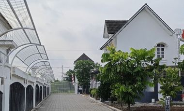 RUMAH ELITE JOGJA DALAM CLUSTER EKSKLUSIF DEKAT RS PKU GAMPING ADA ATTIC ROOM