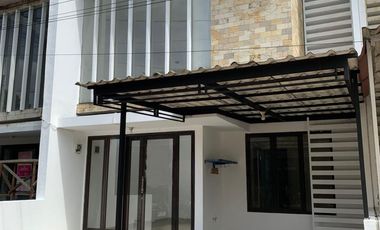 Jual Take Over Rumah 79JT dkt Tol di Perum Santorini Residence Bojongkulur