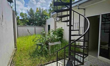 DISEWA / DIJUAL RUMAH DAUN VILLAGE