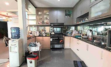 rumah dalam komplek 2 kilometer ke stasiun MRT lebak bulus bentuk tanah kotak, hadap tenggara,jakarta selatan