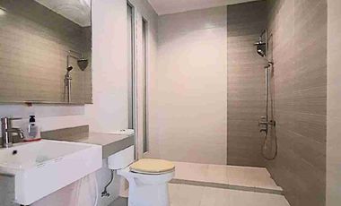 rumah dalam komplek 2 kilometer ke stasiun MRT lebak bulus bentuk tanah kotak, hadap tenggara,jakarta selatan