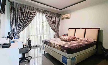 rumah dalam komplek 2 kilometer ke stasiun MRT lebak bulus bentuk tanah kotak, hadap tenggara,jakarta selatan