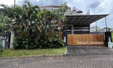 Jual Cepat Rumah Mewah Tropis Modern di jalan kembar villa puncak tidar Malang