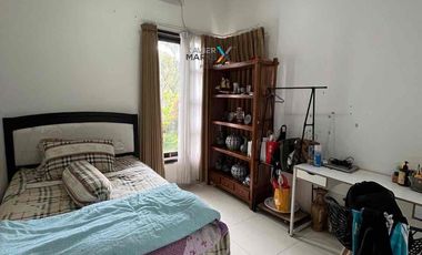 Jual Cepat Rumah Mewah Tropis Modern di jalan kembar villa puncak tidar Malang