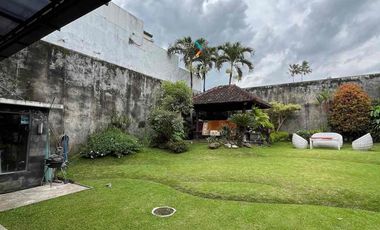 Jual Cepat Rumah Mewah Tropis Modern di jalan kembar villa puncak tidar Malang