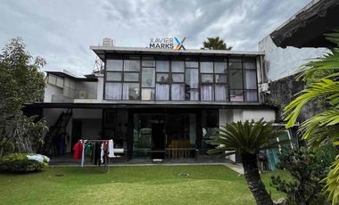 Jual Cepat Rumah Mewah Tropis Modern di jalan kembar villa puncak tidar Malang