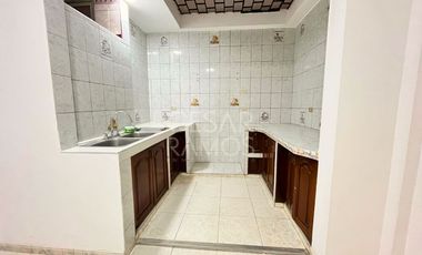 VENDO HERMOSA CASA DE OCASIÓN EN SULLANA, AL COSTADO DEL COLEGIO STA ROSA