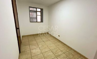 VENDO HERMOSA CASA DE OCASIÓN EN SULLANA, AL COSTADO DEL COLEGIO STA ROSA