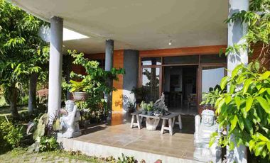 DIJUAL VILLA DI TRETES  VIEW ALAM  LENGKAP & SIAP HUNI