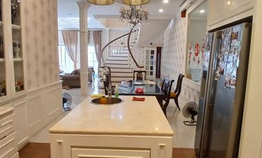 Rumah Mewah di Grisenda pik ada pool