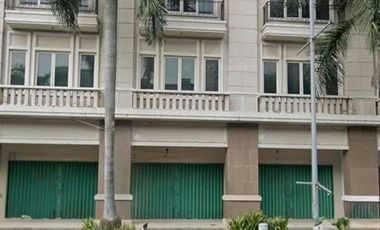 Ruko 3 Lantai gandeng 3 Strategis ex Swalayan Di Karawang