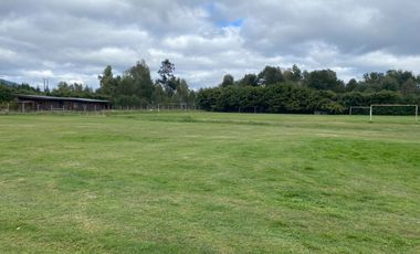 Orilla de camino comercial habitacional 2 Km de La Ciudad