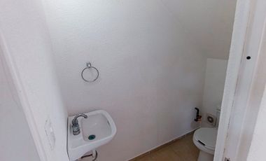 Casa Semiamueblada en Renta en Fraccionamiento Real Navarra, con vigilancia 24 hrs.