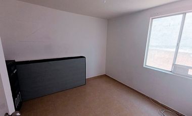 Casa Semiamueblada en Renta en Fraccionamiento Real Navarra, con vigilancia 24 hrs.