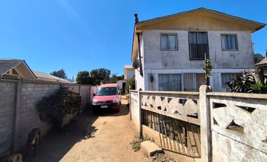 PROPIEDAD CON DOS CASAS EN EL QUISCO