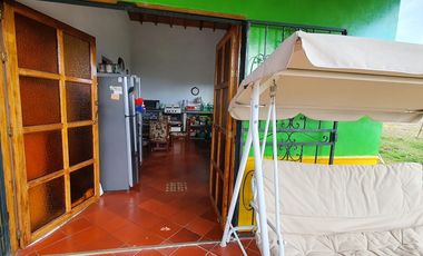 Casa Finca La Zoila Rosa, vereda la liboriana, corregimiento de Versalles, Municipio de Santa Bárbara, Antioquia.