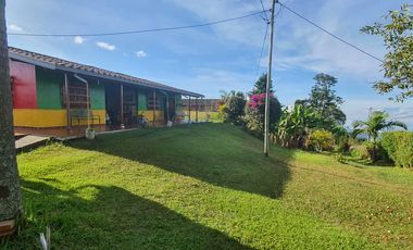 Casa Finca La Zoila Rosa, vereda la liboriana, corregimiento de Versalles, Municipio de Santa Bárbara, Antioquia.