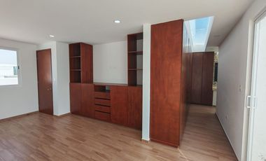 Casa en venta con doble altura y acabados modernos en Lomas de Angelopolis , Puebla