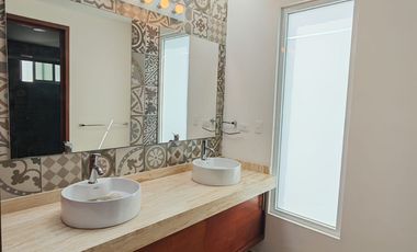 Casa en venta con doble altura y acabados modernos en Lomas de Angelopolis , Puebla