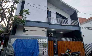 RUMAH 2 LANTAI BERADA DI DAERAH WAGE ALOHA TAMAN SIDOARJO