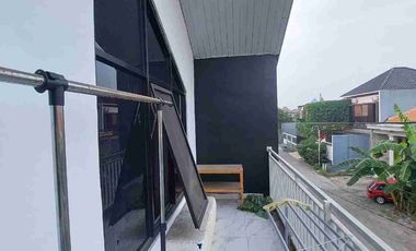 RUMAH 2 LANTAI BERADA DI DAERAH WAGE ALOHA TAMAN SIDOARJO