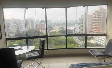 Alquilo hermoso minidepartamento en San Isidro- Frente a Parque..