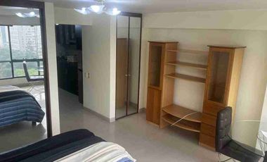 Alquilo hermoso minidepartamento en San Isidro- Frente a Parque..