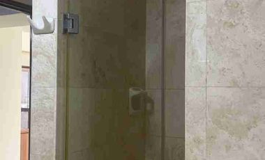 Alquilo hermoso minidepartamento en San Isidro- Frente a Parque..