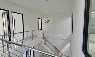 Dijual Atau Disewakan Rumah Modern Minimalis Sudah Renovasi di Segitiga Permata Residen Pedungan