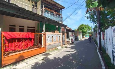 Dikontrakkan Rumah 2 lantai masuk mobil limo