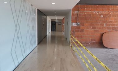 Renta Oficina nueva en Plaza La Reserva en El Campanario