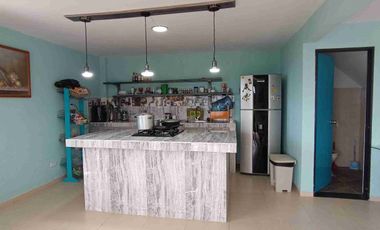 Finca de 800 m² con casa de 2 niveles y piscina en Fusagasugá