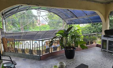 Dijual Rumah Mewah Hoek Di Cengkareng - Parkir Luas, Harga Nego Sampai Deal