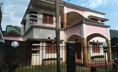 Disewakan Rumah Mewah Cigadung Selatan Dekat Dago Tubagus