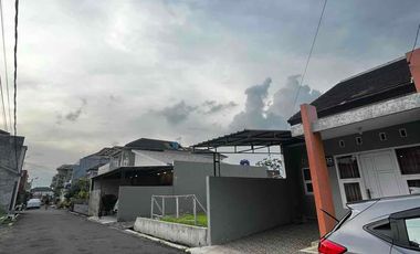 Rumah di Perumahan Tapi Tanahnya Luas