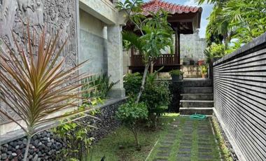 Di Jual Rumah mewah Semi Villa di Taman Mumbul, Nusa Dua benoa kuta selatan Bali