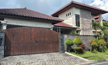Di Jual Rumah mewah Semi Villa di Taman Mumbul, Nusa Dua benoa kuta selatan Bali