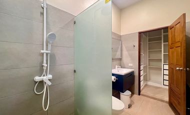 4-Bedroom, 3-Bathroom House with Swimming Pool and Stunning Mountain Views – For Sale & Rent