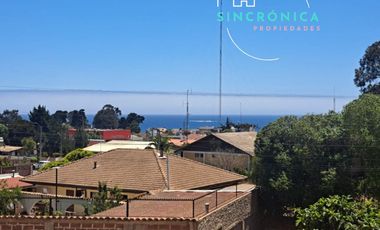 SINCRÓNICA PROPIEDADES ARRIENDA POR NOCHE,  HERMOSA Y ACOJEDORA CASA A SOLO 5 MINUTOS DE LA PLAYA EN ALGARROBO